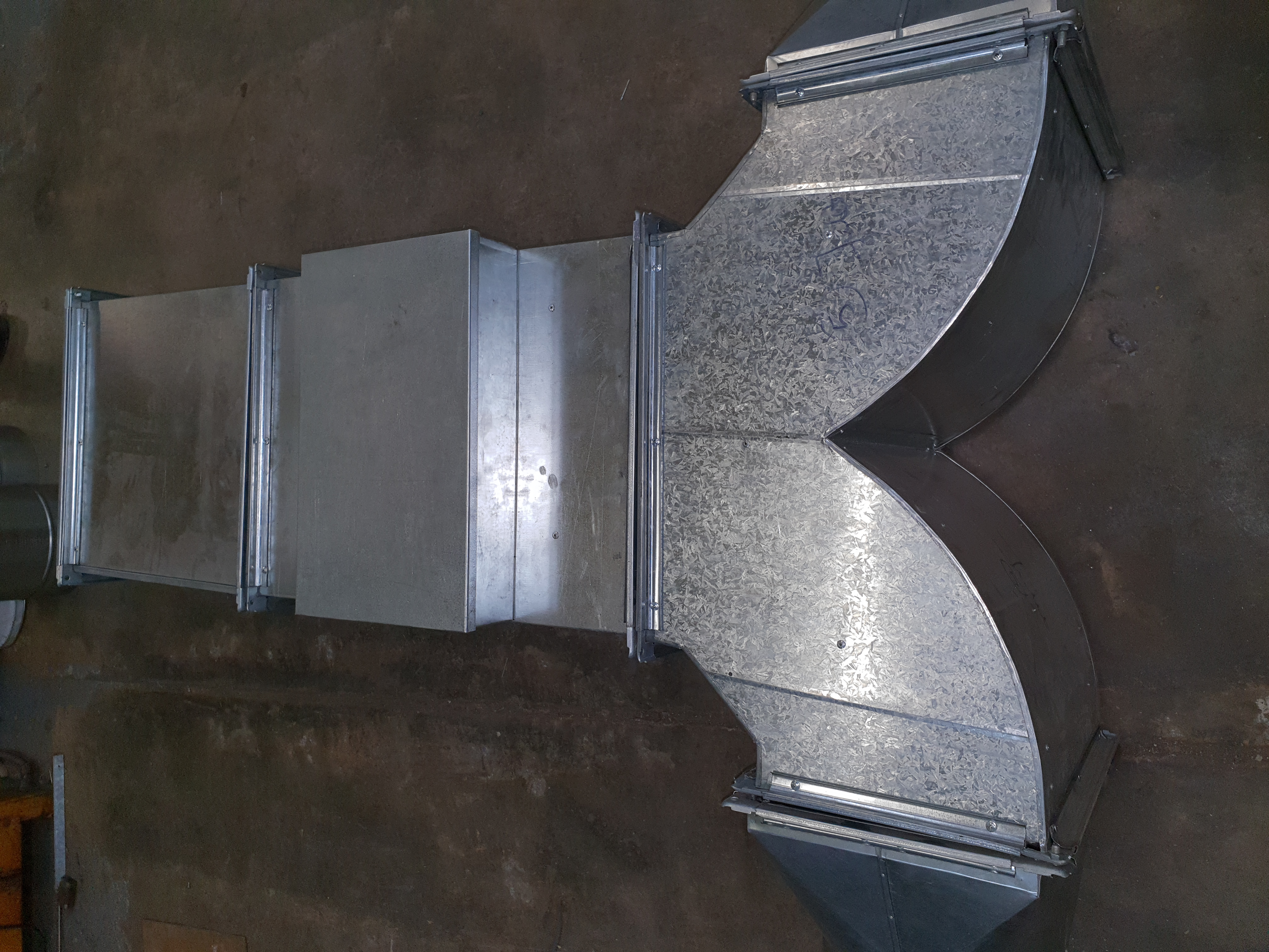 Y-piece ducting component